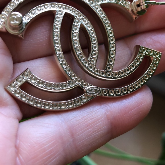 NIB Large CHANEL Brooch - Picture 9 of 12